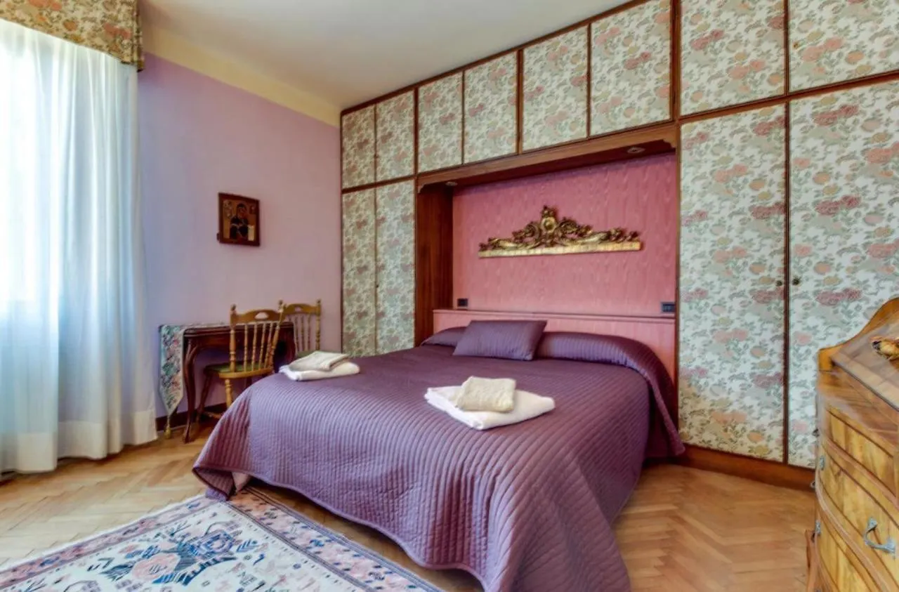 Apartment San Vio Dorsoduro Academia By Halldis Venice