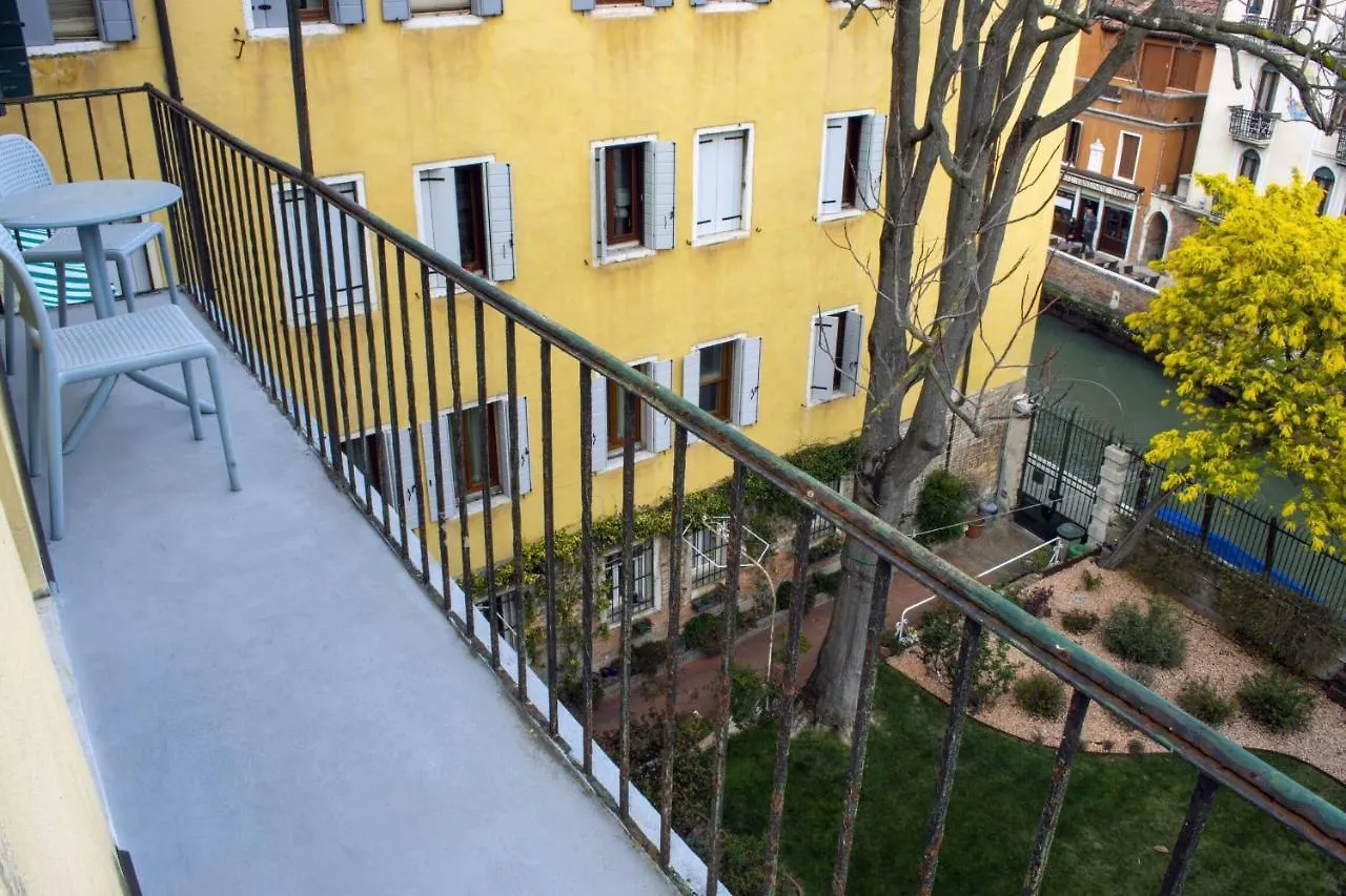 San Vio Dorsoduro Academia By Halldis Venice Apartment